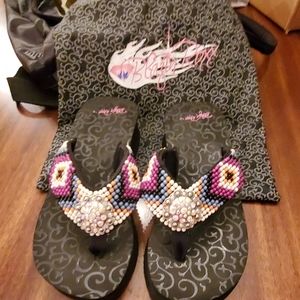 🎆Blazin Roxx Flip flops ✨✨